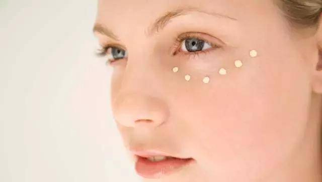 年龄是女人的秘密,但是皱纹会出卖你!(图1) 年龄是女人的秘密,但是皱纹会出卖你!(图1)